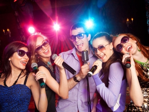 organizzazione festa karaoke per ragazzi e teenagers a milano, como, brescia, piacenza, fidenza